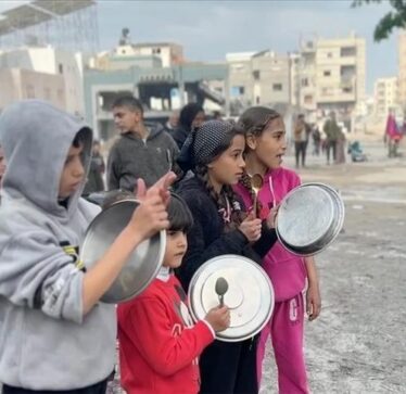 Fëmijët në Gaza protestojnë për shkak të mungesës së ushqimit