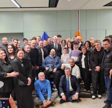 Kurti takohet me diasporën në Irlandë, flet për “kthimin e trurit në atdhe”