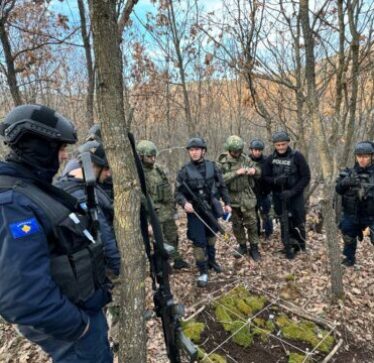 Ushtria dhe Policia e Kosovës me ushtrim të përbashkët bazuar në programin trajnues të ushtrisë amerikane