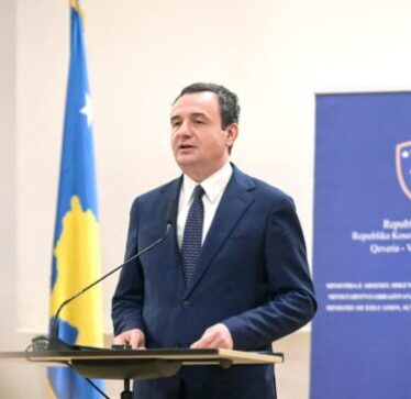 Kurti: Certifikohen 180 asistentë për fëmijët me nevoja të veçanta