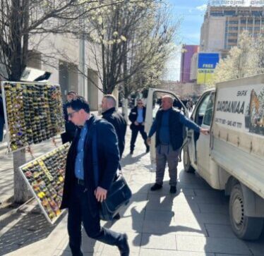 Inspektorati i Kryeqytetit me aksion për largimin e shitësve ambulant nga sheshet e Prishtinës
