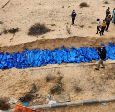 Izraeli bombardon një varrezë masive ku ishin varrosur qindra palestinezë në Gaza