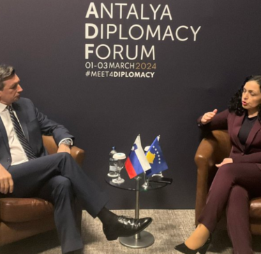 Ish-presidenti i Sllovenisë takohet me Osmanin në Turqi: Dialogu Kosovë-Serbi është bllokuar