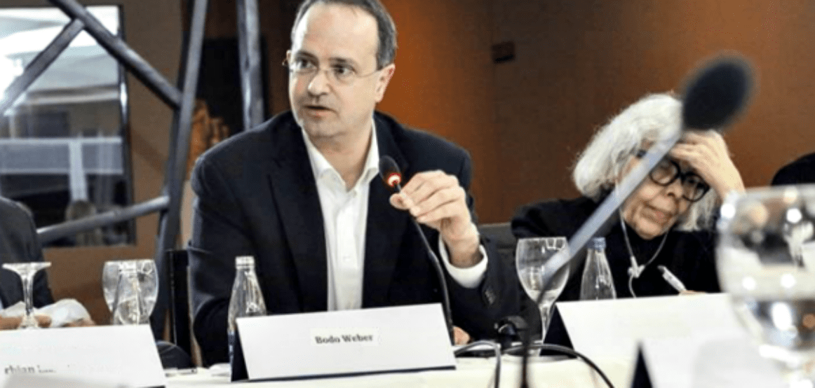 Weber: Do të ishte e vështirë që në KE të mos votojnë për Kosovën nëse Qeveria e zgjidhë çështjen e Manastirit