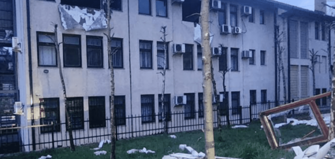 Aprovohet paraburgimi për 3 të miturit, kështu dyshohet se i vunë zjarrin Gjykatës në Kaçanik