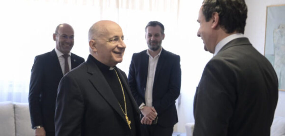 Kurti e pret delegatin apostolik Speich, çmon vullnetin e Papës për thellimin e raporteve Kosovë -Vatikan
