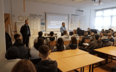 Policia mban ligjërata në shkollat fillore të komunës se Prizrenit