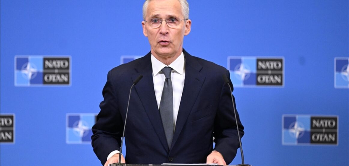 Stoltenberg: Aleatët e NATO-s të sigurojnë më shumë municione për Ukrainën