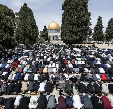 125.000 palestinezë falën namazin e xhumasë në Al-Aksa pavarësisht kufizimeve izraelite