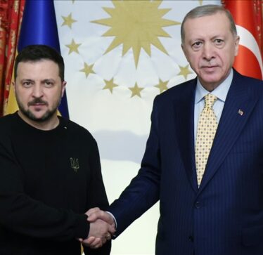 Presidenti turk Erdoğan takohet me homologun ukrainas Zelenskyy