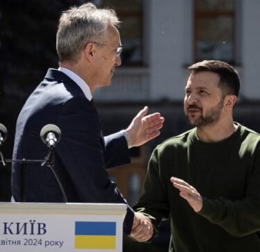 Zelensky: Një numër i vogël i armëve amerikane po vijnë, por procesi duhet të përshpejtohet