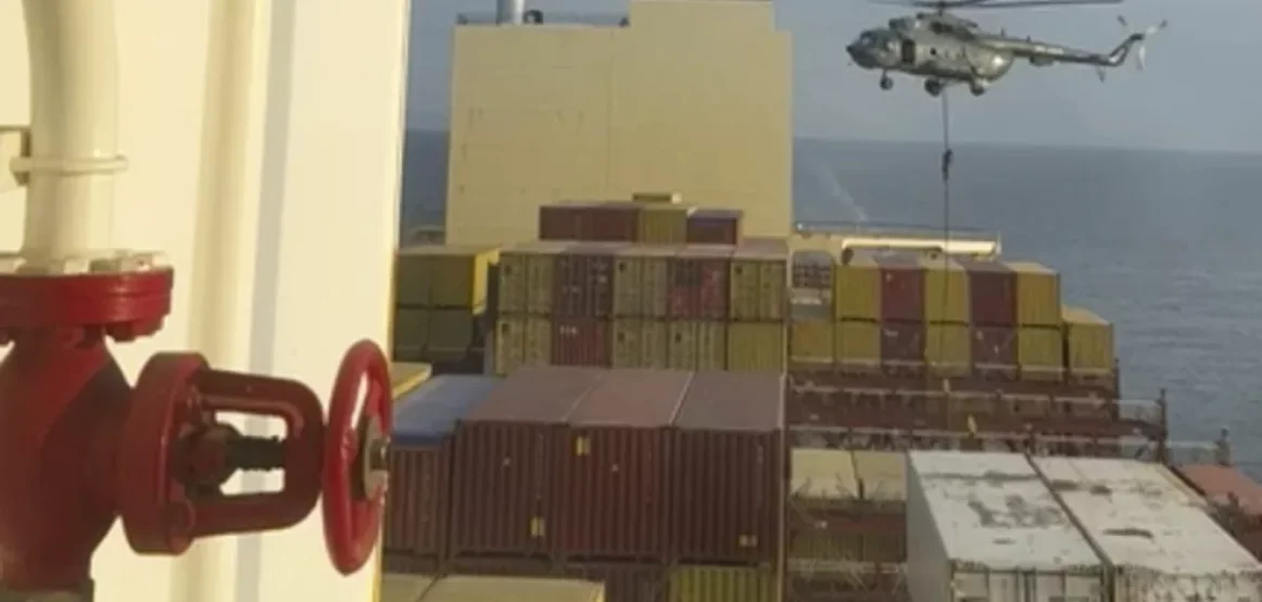 Komandot e marinës iraniane konfiskojnë një anije izraelite në ngushticën e Hormuzit