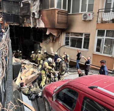 Skena dramatike nga Stambolli: Të paktën 27 persona humbën jetën nga zjarri