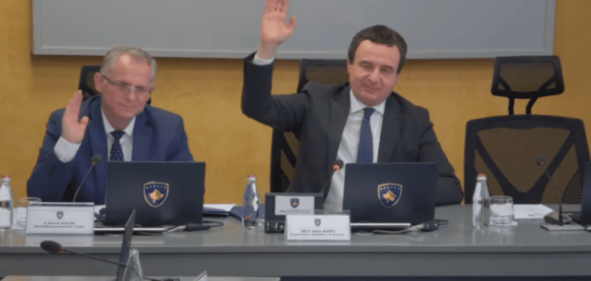 Qeveria ndan 4 milionë euro për t’ua ndërtuar shtëpitë disa pjesëtarëve të komuniteteve joshumicë në veri