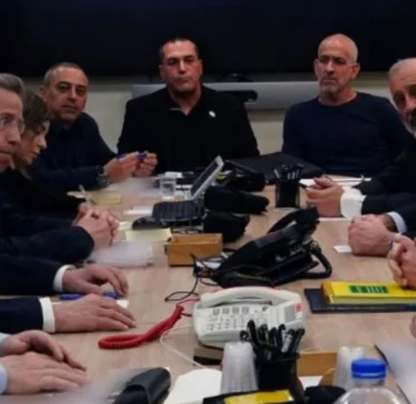 Debate të nxehta në kabinetin e luftës së Izraelit! Zyrtarët nuk po vendosin si t’i përgjigjen sulmit të Iranit
