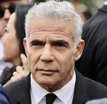 Lideri i opozitës izraelite, Lapid i bën thirrje Netanyahut të japë dorëheqje