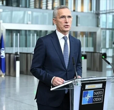 Stoltenberg: NATO synon të transformojë ndihmën për Ukrainën në një program shumëvjeçar