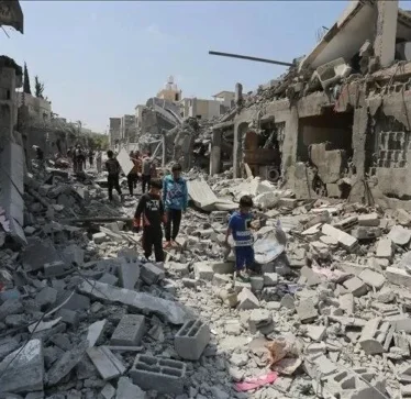 Të paktën 10 të vrarë në një sulm ajror të Izraelit në kampin e refugjatëve në Gaza
