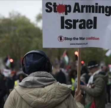 Mijëra protestues vërshojnë rrugët e Londrës kundër sulmeve izraelite në Gaza