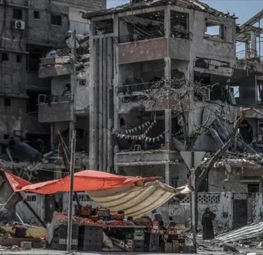 Komuna e Khan Younis në Gaza po pastron rrënojat e lëna nga Izraeli