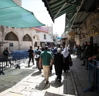 Izraeli prej 28 javësh kufizon faljen e namazit të xhumasë në Al-Aksa