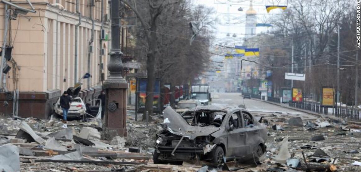 Rusia vazhdon sulmet në Harkiv