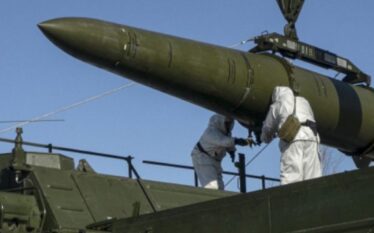 Përdorimi i armëve bërthamore, Rusia fillon stërvitjet ushtarake