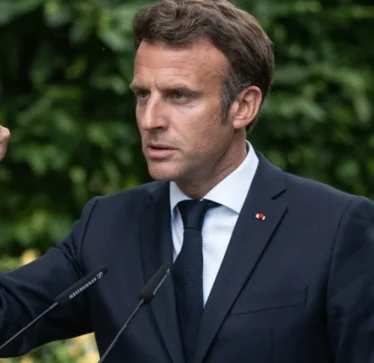 Franca do të dërgojë trupa në Ukrainë? Paralajmërimi i fortë i Macron: Nëse Rusia vendos të shkojë më larg, do të detyrohemi…