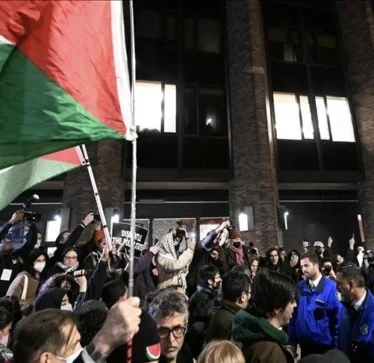 300 protestues pro Gazës arrestohen në New York