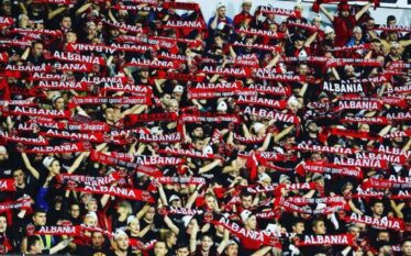 Tifozët kuq e zi reagojnë ashpër, pas kandidaturës së Shqipërisë…