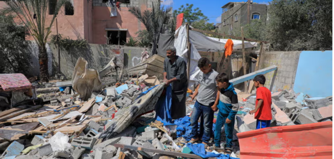 ‘Asnjë vend i sigurt’/ Njerëzit në Rafah përshkruajnë tmerrin e sulmeve të Izraelit