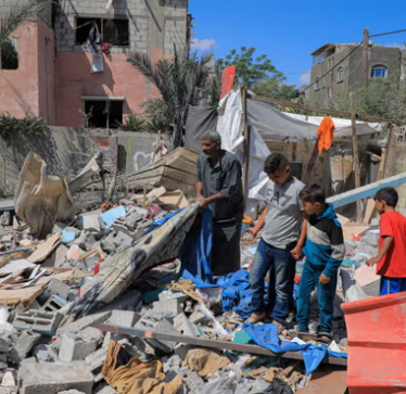 ‘Asnjë vend i sigurt’/ Njerëzit në Rafah përshkruajnë tmerrin e sulmeve të Izraelit