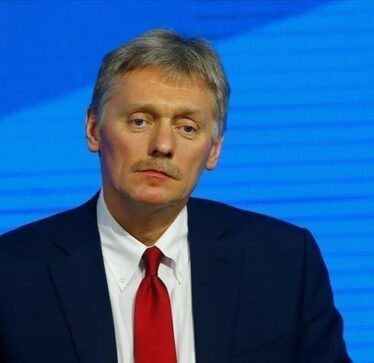 Kremlini: Deklaratat e Macronit për dërgimin e ushtarëve në Ukrainë janë të rrezikshme