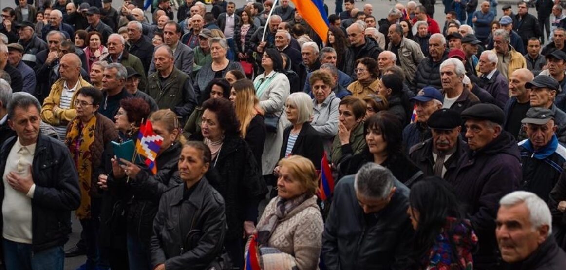 Armeni, vazhdojnë tensionet mes qeverisë dhe kishës