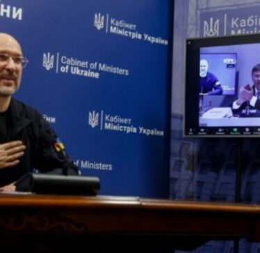 Ukraina ka nevojë për deri në 30 miliardë dollarë investime vjetore gjatë dhjetë viteve të ardhshme – thotë kryeministri Shmyhal
