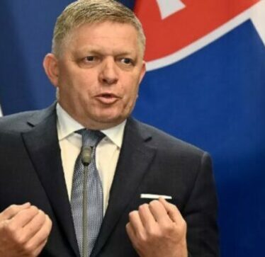 Del në publik pas plagosjes, kryeministri sllovak ka një mesazh për atentatorin