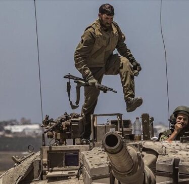 Snajperi izraelit qëllon një grua palestineze që doli të kërkojë ushqim për fëmijët e saj në Gaza