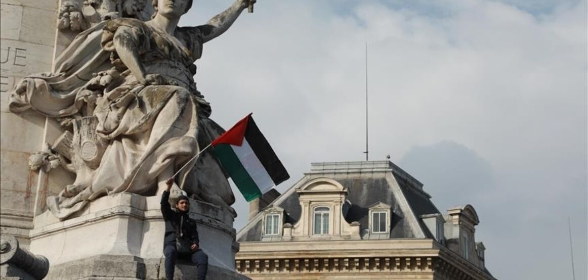 Më shumë se 230 artistë në Francë bënë thirrje për njohjen e shtetit palestinez