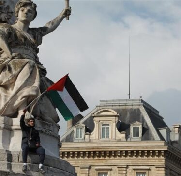 Më shumë se 230 artistë në Francë bënë thirrje për njohjen e shtetit palestinez