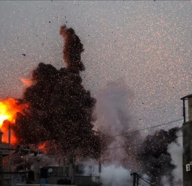 Avionët luftarakë izraelitë bombarduan një kamp refugjatësh në Rripin e Gazës, disa të vdekur