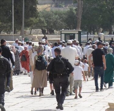 Kolonët izraelitë bastisin Xhaminë Al-Aksa për të shënuar një festë hebreje