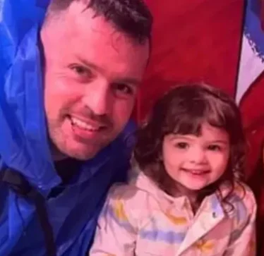 La 3 orë të mbyllur në makinë vajzën 2-vjeçare, ndërron jetë e mitura nga vapa në SHBA, arrestohet babai i saj