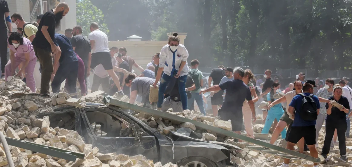 Të paktën 20 të vrarë në Ukrainë, sulmohet edhe spitali i fëmijëve në Kiev