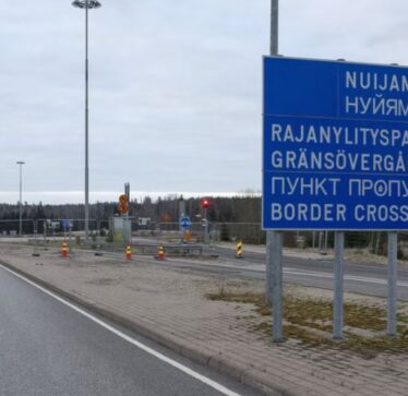 Finlanda miraton ligjin për bllokimin e emigrantëve nga Rusia