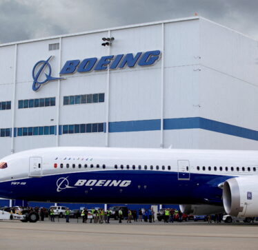 Boeing pranon komplotin për të mashtruar SHBA-në: Do të paguajë gjysmë miliardë dollarë gjoba