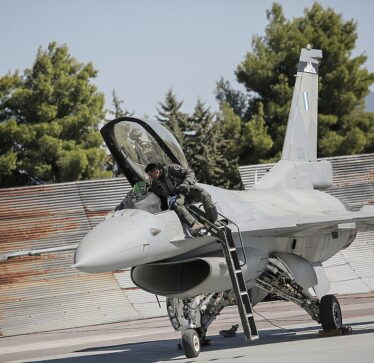 Greqia mund të dërgojë deri në 32 avionë F-16 në Ukrainë nëpërmjet SHBA-së