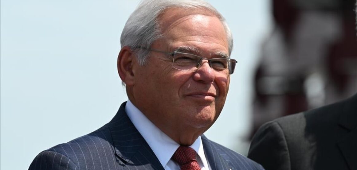 Senatori amerikan Bob Menendez shpallet fajtor për akuzat për korrupsion