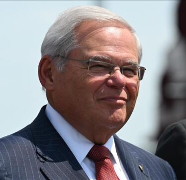 Senatori amerikan Bob Menendez shpallet fajtor për akuzat për korrupsion
