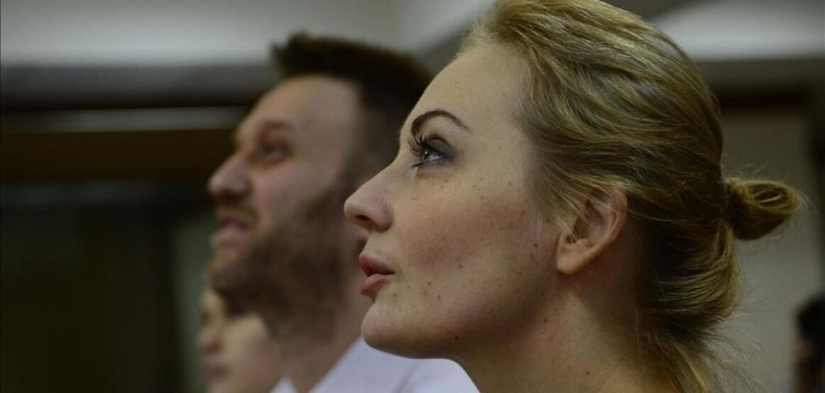 Rusia shton në listën e terroristëve gruan e opozitarit të ndjerë rus, Alexei Navalny