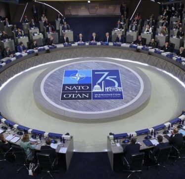 NATO: Rruga e Ukrainës drejt anëtarësimit në aleancë është “e pakthyeshme”